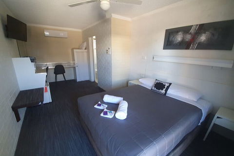 Coastal Bay Motel Coffs Harbour - Townsville Tourism 5
