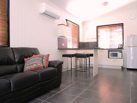 The Lovely Cottages Country Retreat - Holiday Melbourne 2