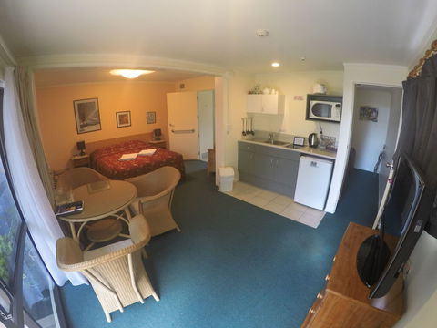 Bay Sands Seafront Studios - Accommodation New Zealand 5