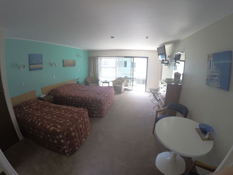 Bay Sands Seafront Studios - Accommodation New Zealand 6