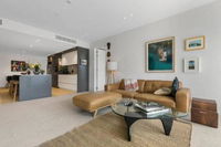 Gorgeous 2 BR Apt Great Location