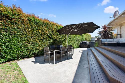 Range Beach Retreat Papamoa Holiday Home