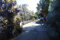 YHA Motueka Laughing Kiwi Backpackers  Self Contained Bach