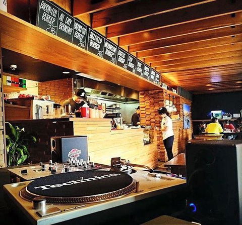 Bar Sur Loup - Accommodation Australia 11