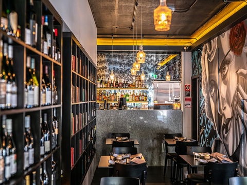 The Lane Wine Bar - Accommodation Airlie Beach 2
