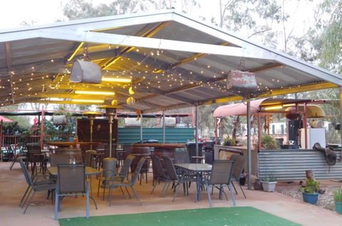 Stuarts Well Roadhouse- Restaurant & Bar - Whitsundays Tourism 1
