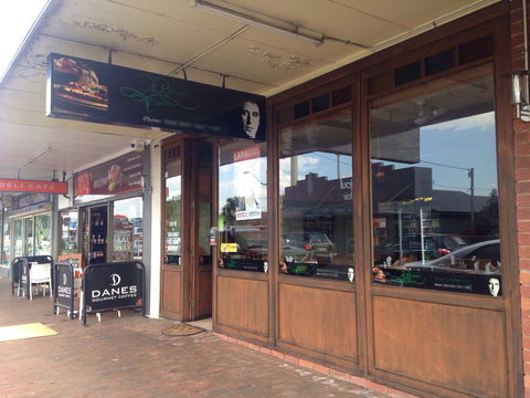 Al Pacino's Pizza & Italian Cuisine - YWait Travel 0
