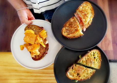 Little Earth Cafe - Accommodation Airlie Beach 2