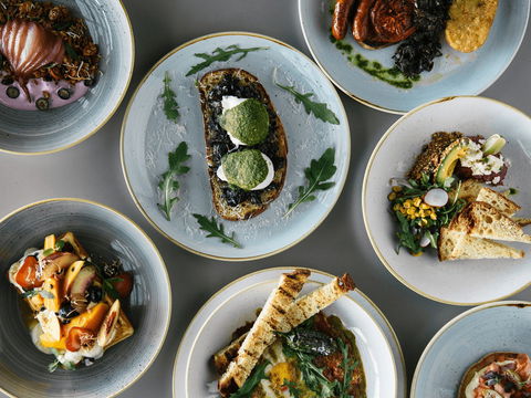 No.10 Restaurant + Bar - Whitsundays Tourism 1