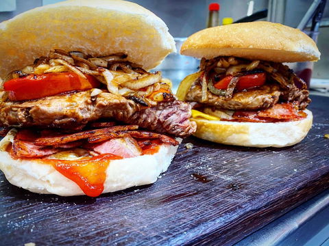 Kermonds Hamburgers - Accommodation Newcastle 2