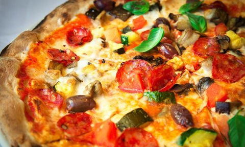 Bonnie And Clydes Pizzaria - Accommodation Australia 9