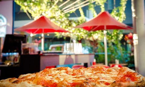 Bonnie And Clydes Pizzaria - Accommodation Australia 5