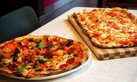 Bonnie And Clydes Pizzaria - Accommodation Australia 7