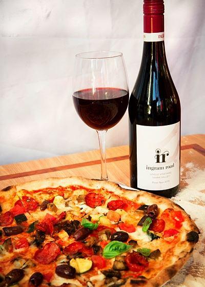 Bonnie And Clydes Pizzaria - Accommodation Australia 8