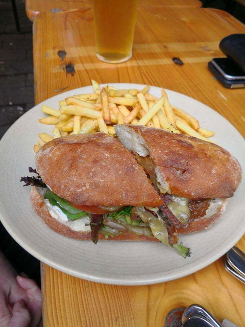 PICA Bar & Cafe - YWait Travel 0