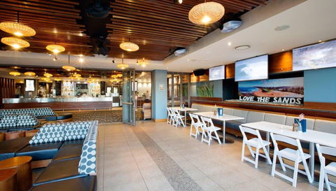 Oceans Bar - Narrabeen Sands Hotel - Wagga Wagga Accommodation 0