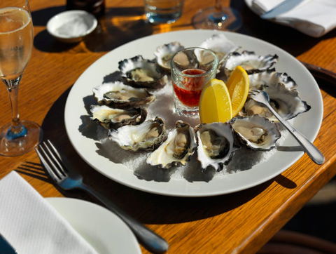 Kingsleys Woolloomooloo - YWait Travel 0