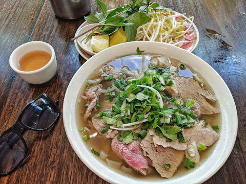 Pho Hung - Accommodation Australia 0