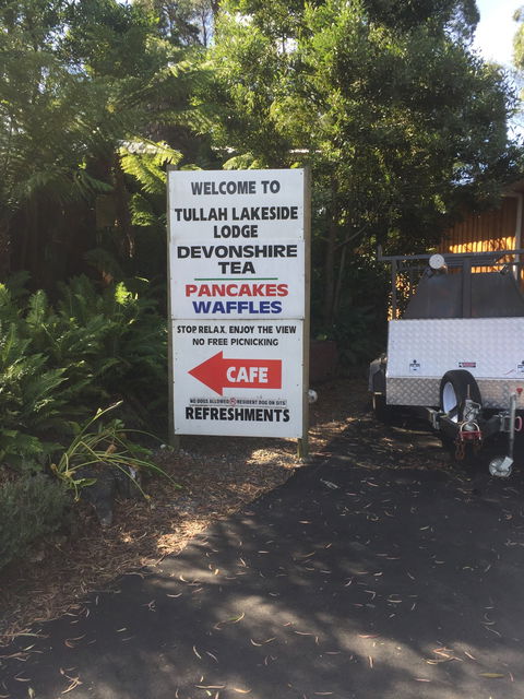 Lakeside Bar & Grill - Accommodation Australia 3