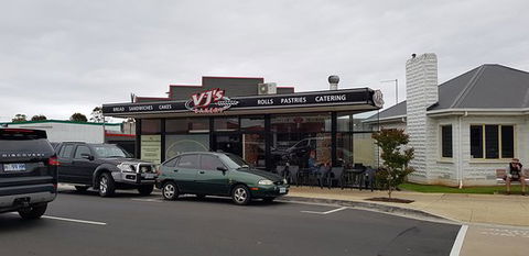 VJ's Barkery - Accommodation Broken Hill 0