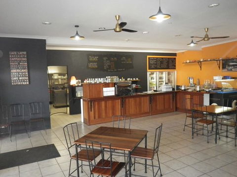Lake Cave Tearooms - Accommodation Australia 0