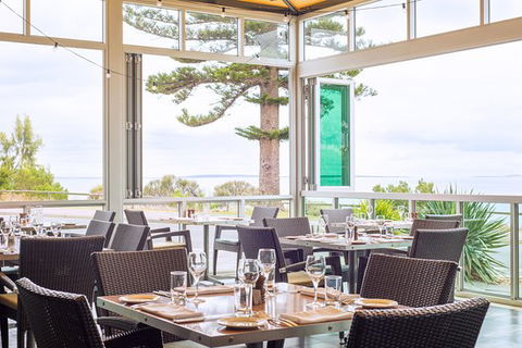 Sarins Bar & Restaurant - Casino Accommodation 0