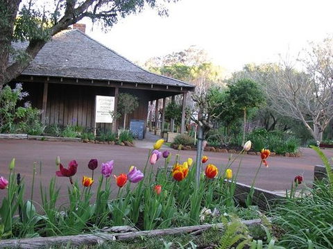 Stirling Cottage Kitchen - Carnarvon Accommodation 0
