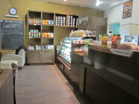 Gloria Jeans Robina - Accommodation Australia 0