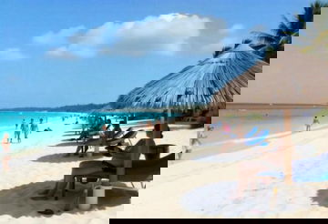 Cancun and Riviera Maya Crack Down on Unlicensed Beach Vendors to Enhance Visitor Experience