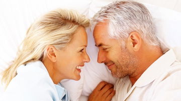Couples who cuddle before sleep reap key health benefits, study reveals