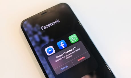 Facebook?s lame attempts to grab my attention make it clear: it?s time to leave | Eleanor Margolis