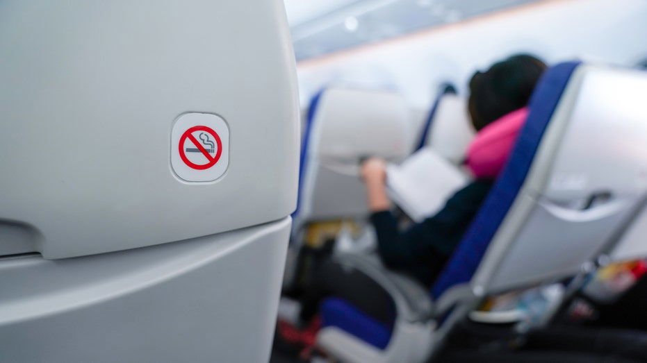 Flight passenger brings up 'vaping in the bathroom,' sparking debate about on-board actions