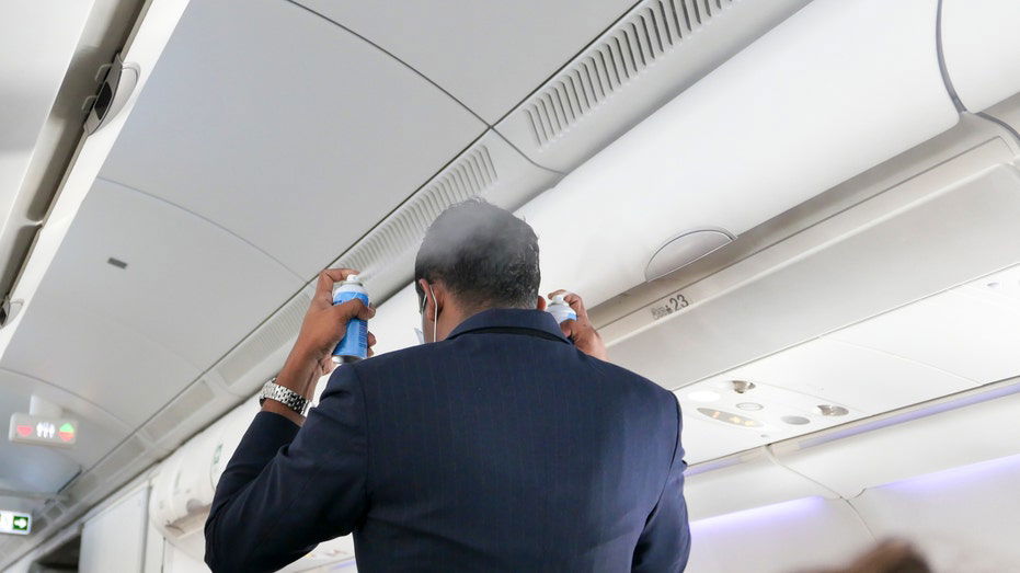 Flight passenger calls out 'nasty cologne' wearer, igniting airplane etiquette debate