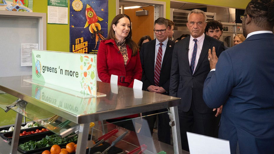 'Healthy snack time' with elementary school students launched by Secretaries Rollins, RFK Jr.