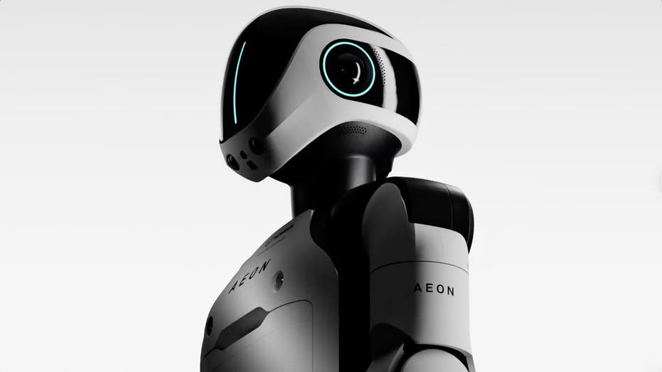 Job-killing robot learns at work, and it's coming to the factory floor
