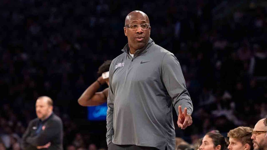 Knicks pick Mike Brown as franchise's next head coach after Tom Thibodeau's shocking dismissal: report