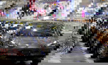 Paris taxi firm suspends use of Tesla Model 3 cars after fatal crash