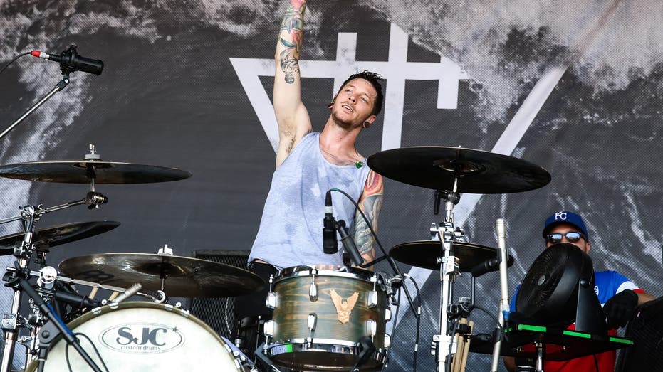 Plane was flying too low during descent in crash that killed rock musician and music exec, NTSB finds