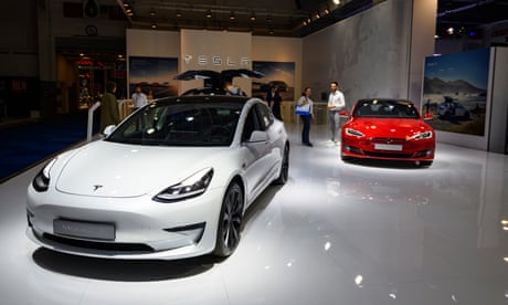 Tesla recalls half a million cars in US over rearview camera and trunk defects