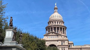 Trump pushes Texas Republicans to redraw congressional maps to help defend GOP's House majority