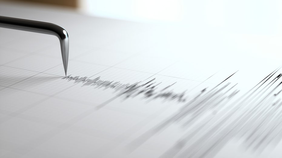 Your phone predicts an earthquake