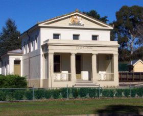 Berry Courthouse Image
