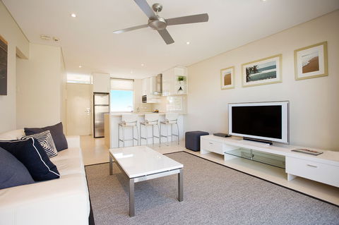 Maison Noosa Beachfront Resort - Accommodation Airlie Beach 1