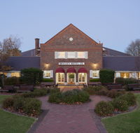 Brassey Hotel - Accommodation Australia