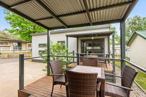Discovery Parks Lake Hume - Accommodation Australia 2