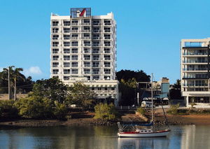 Oaks Metropole Hotel