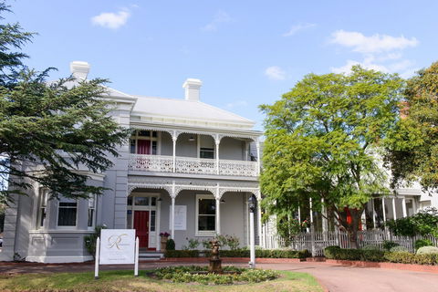 The Riversleigh - Accommodation Australia 13