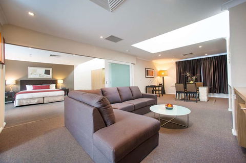 Ramada Hotel & Suites Sydney Cabramatta - WA Accommodation 6