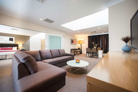 Ramada Hotel & Suites Sydney Cabramatta - WA Accommodation 7
