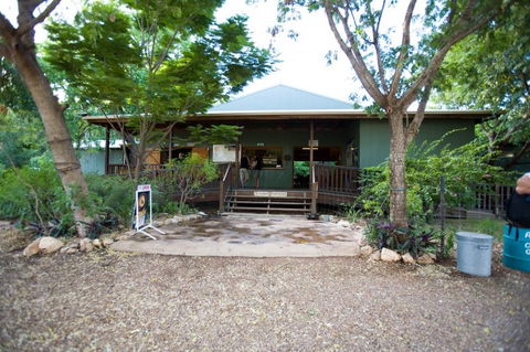Adels Grove Camping Park Hotel - YWait Travel 0
